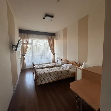 кришталевий палац 3*