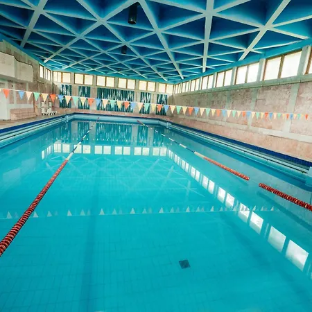 кришталевий палац 3*