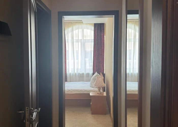 Отель кришталевий палац