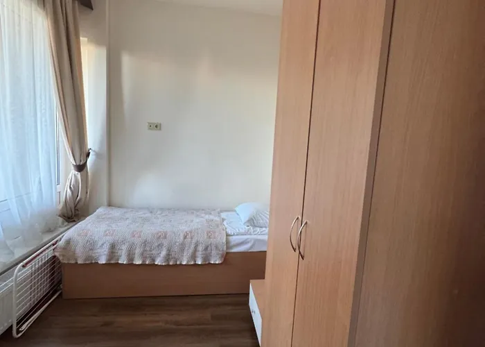 кришталевий палац 3*