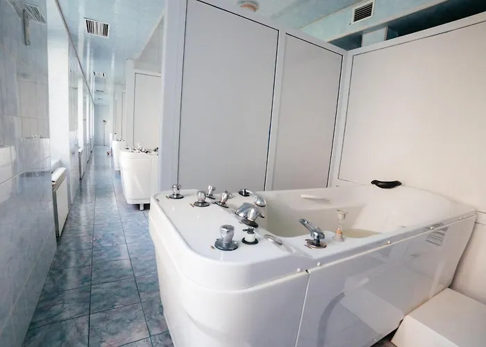 кришталевий палац Отель Трускавец