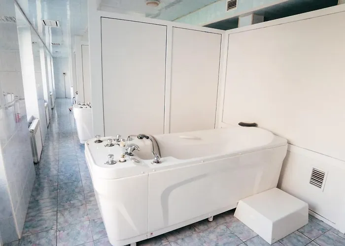 Отель кришталевий палац