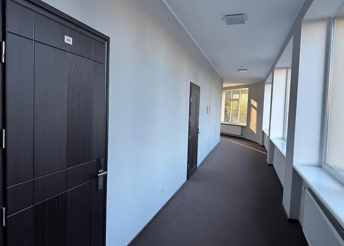 кришталевий палац Отель 3*