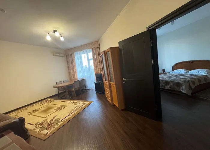 кришталевий палац 3*