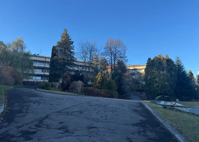 кришталевий палац Отель 3*