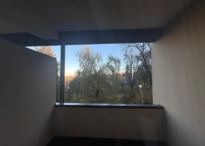 кришталевий палац Отель