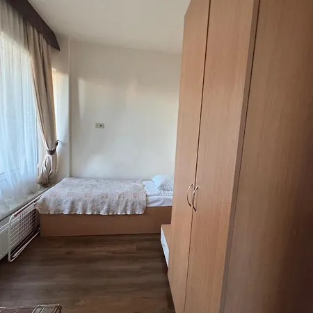 кришталевий палац 3*