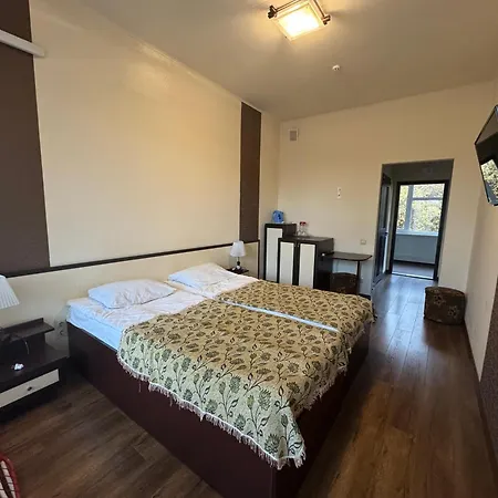 Hotel кришталевий палац 3*